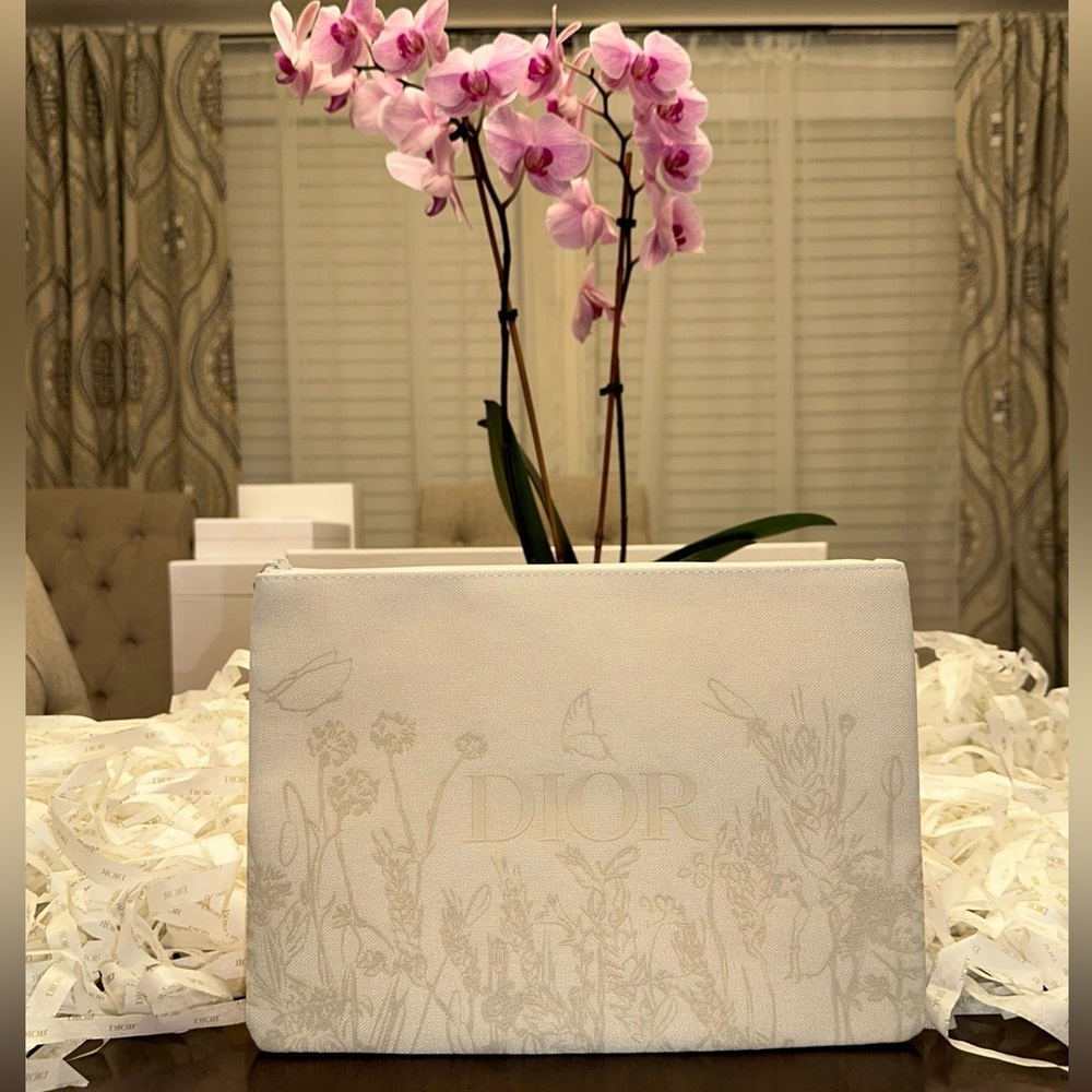 NWT Dior Large Pouch Mother’s Day Limited Edition